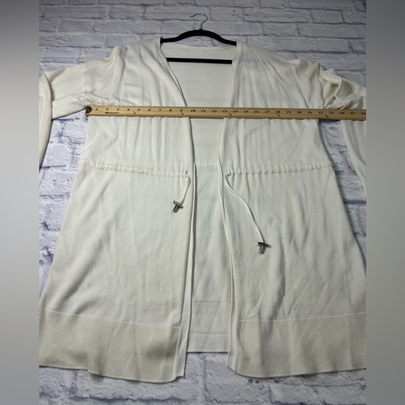 Elegant Cream/Ivory  Women's Sweater Cardigan with Drawstring Waist. Size XL - Picture 3 of 5